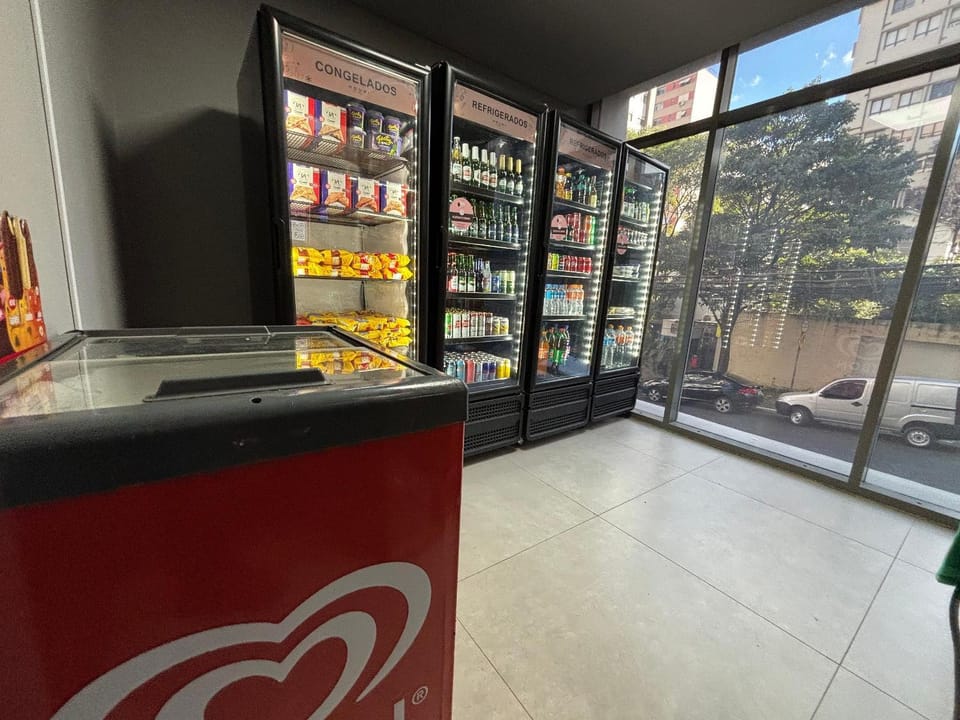 Supermarket/grocery shop