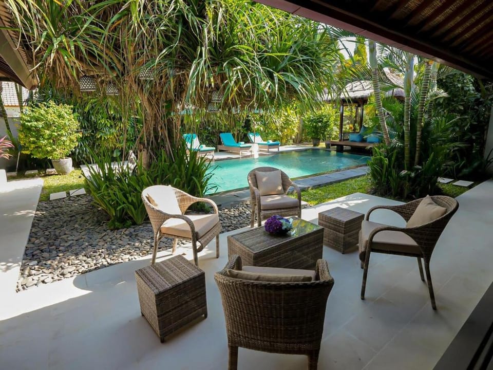 Canggu, villa santai, 3 bed, swimming pool jacuzzi Villa in North Kuta