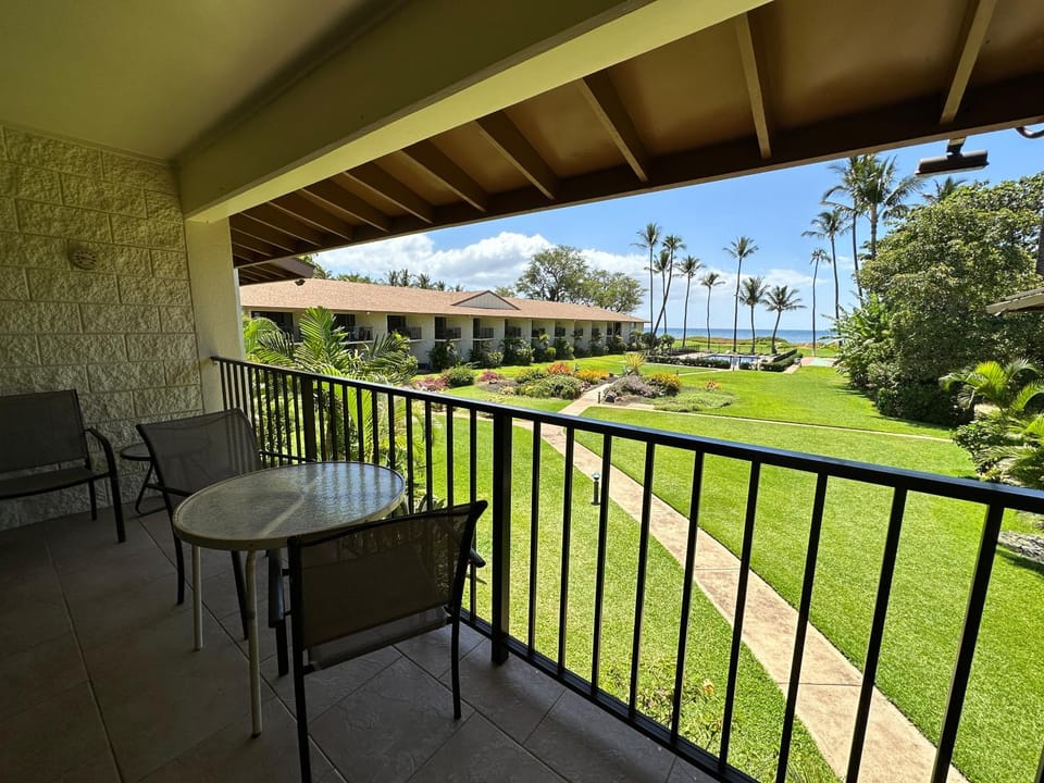 Waiohuli Beach Hale #C-210 Oceanfront View, A/C Throughout Unit, Shared Pool Apartment in Kihei