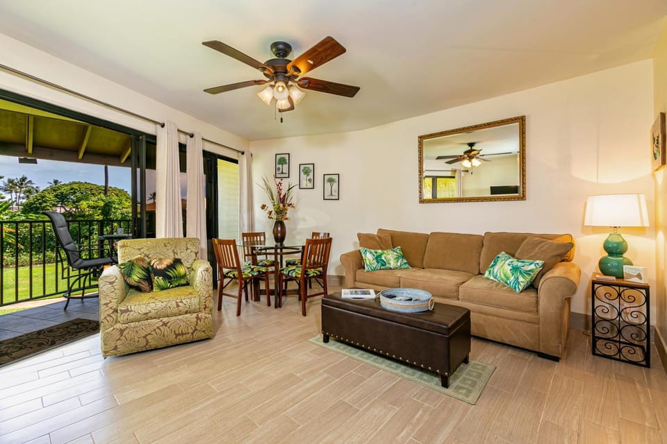 Waiohuli Beach Hale #D-220 Great Rates, Oceanfront View , A/C Throughout Unit Apartment in Kihei