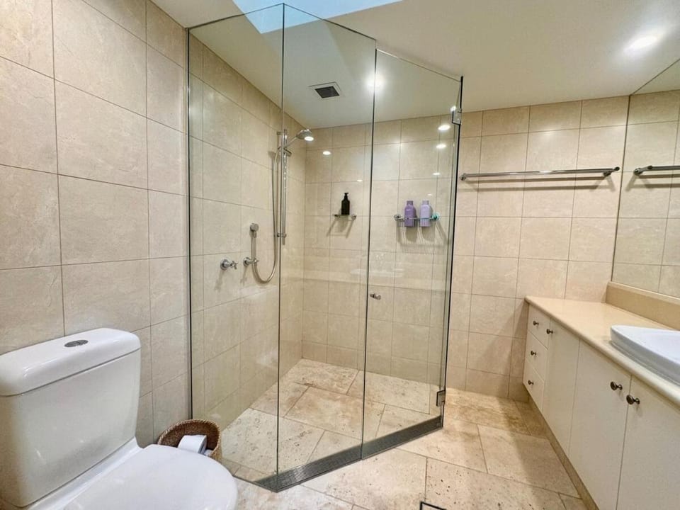 Steps from beach, gated community - 127S Villa in Port Douglas