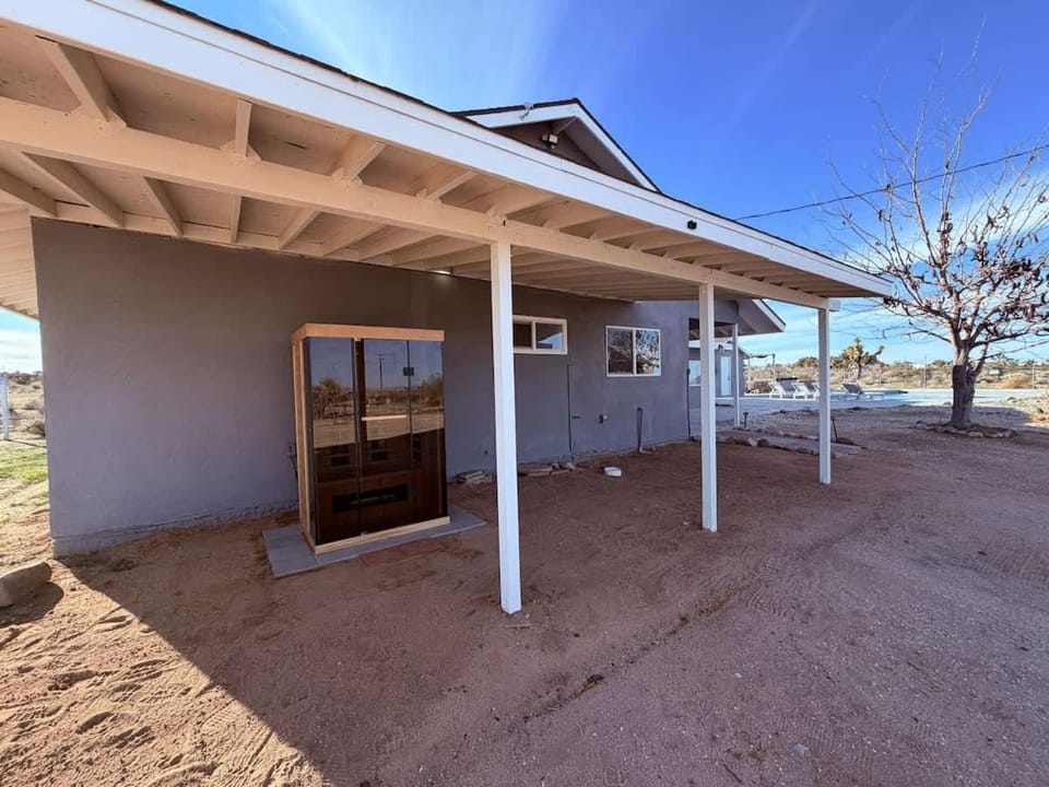 Pool Sauna Spa 5 Acre 5 Bedroom - Desert Oasis Villa in Yucca Valley
