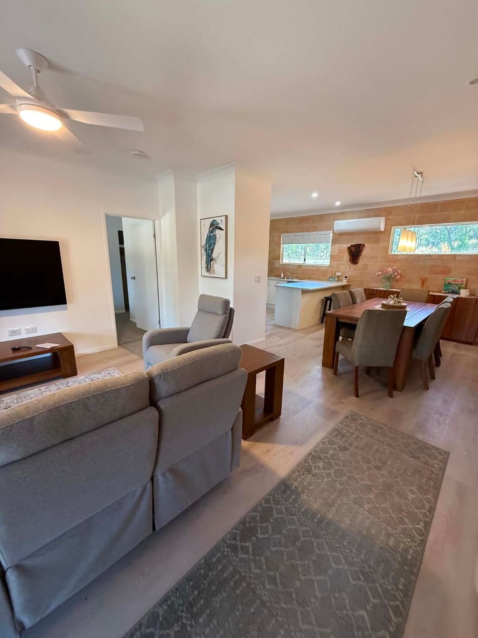 Living room, Dining area