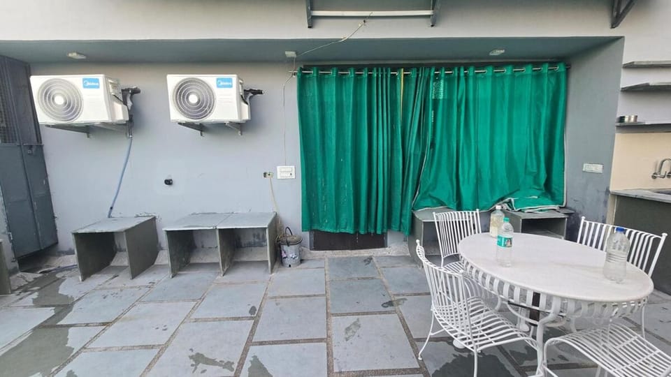 2BHK Penthouse, Double Terrace, 8 Guest Stay, 3 ac Apartment in Jaipur