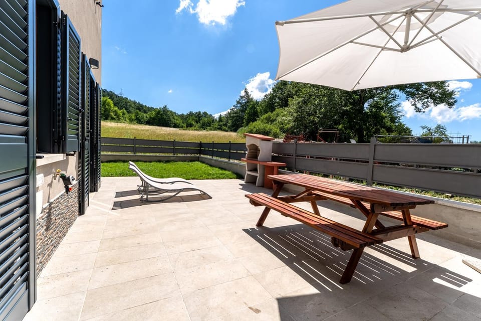 Day, BBQ facilities, Garden, Dining area, Garden view, Mountain view, sunbed