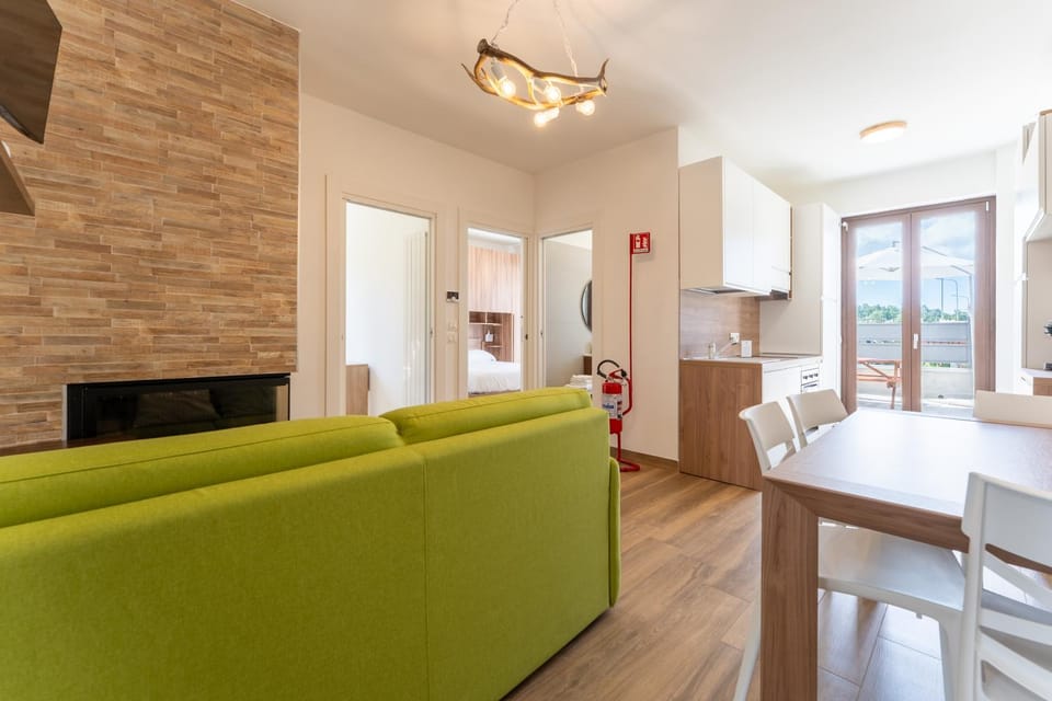 Kitchen or kitchenette, Living room, Dining area, fireplace, kitchen