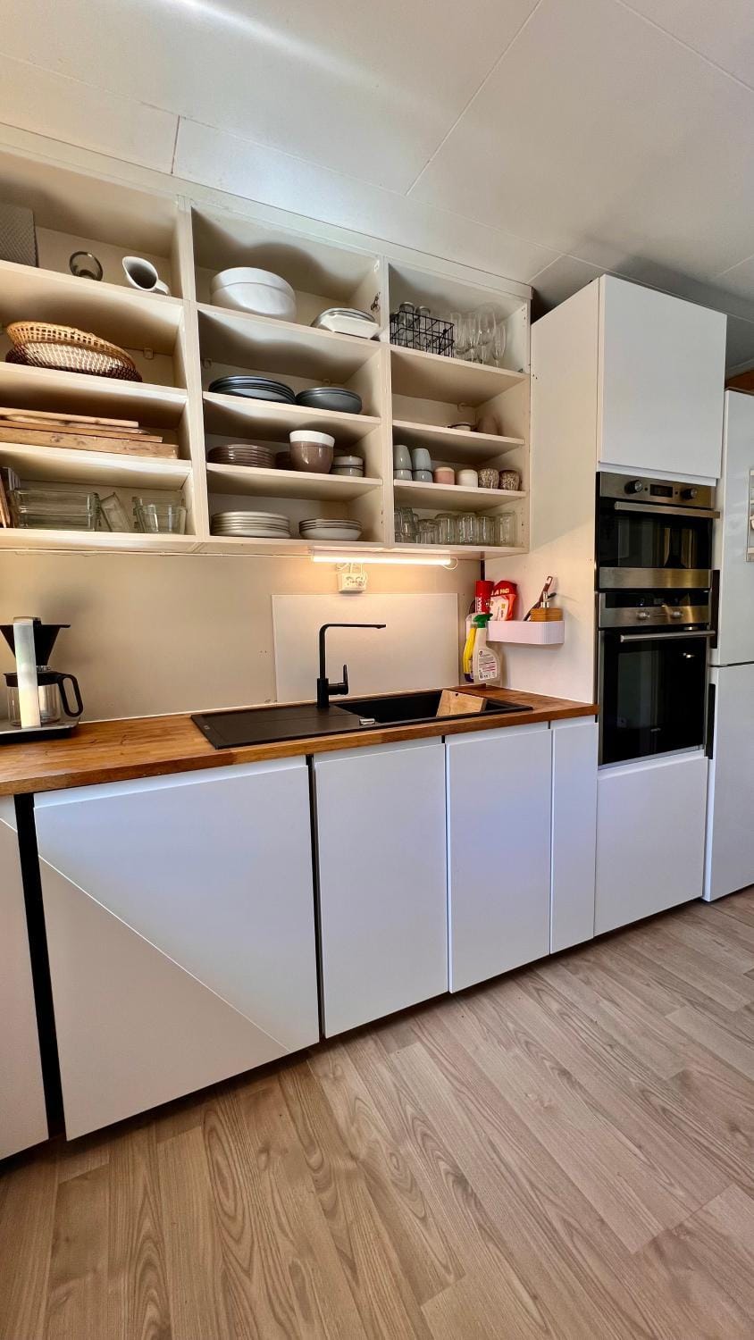 Communal kitchen, kitchen