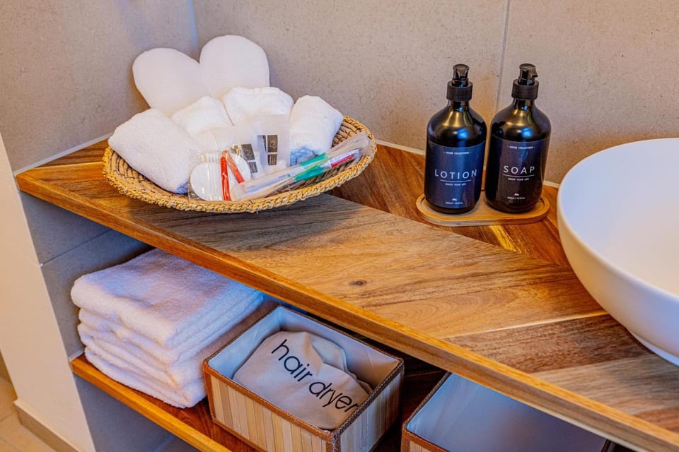 Shower, Bathroom, hair dryier, towels