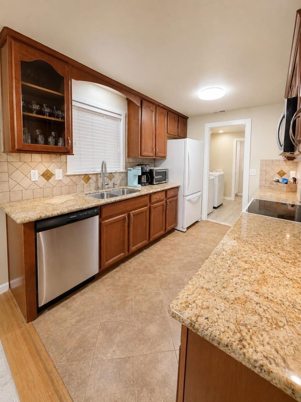 Cozy 3BR Family Retreat 15 min to Lake Washington House in Renton