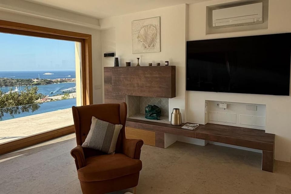 Villa Mina Lusso, Piscina, Vista Mare, &Parking Villa in Sardinia