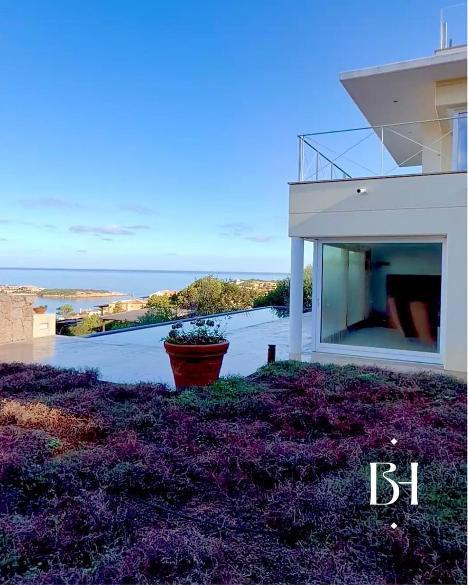 Villa Mina Lusso, Piscina, Vista Mare, &Parking Villa in Sardinia