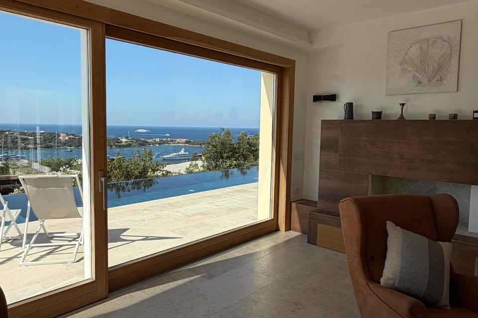 Villa Mina Lusso, Piscina, Vista Mare, &Parking Villa in Sardinia