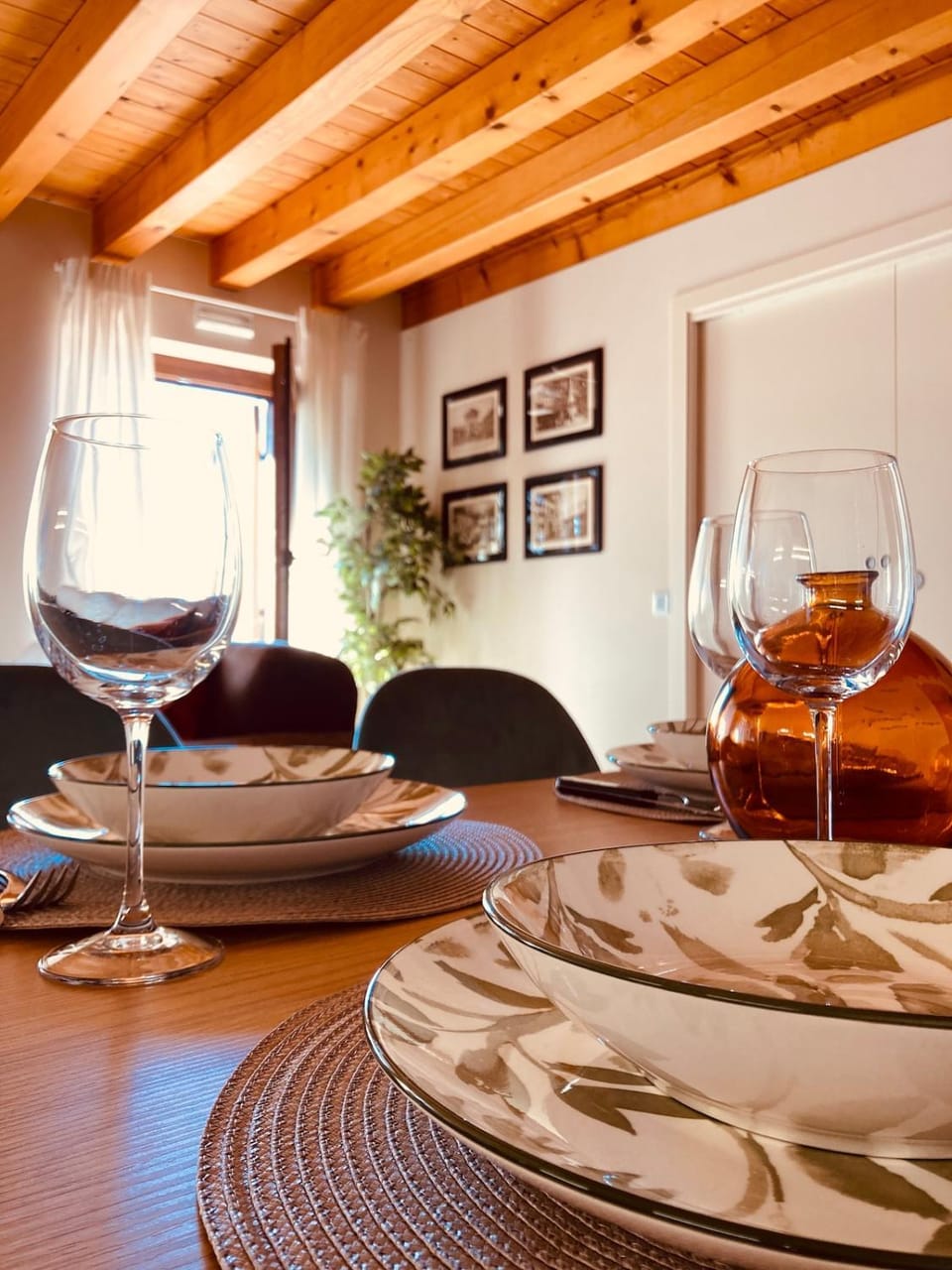 Seating area, Dining area