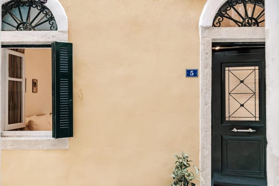 Property building, Facade/entrance