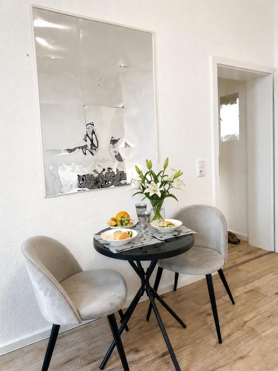 LUUMA Stay -Zentrales Designer Studio- Highspeed Wlan-Vollküche-Smart TV Apartment in Magdeburg