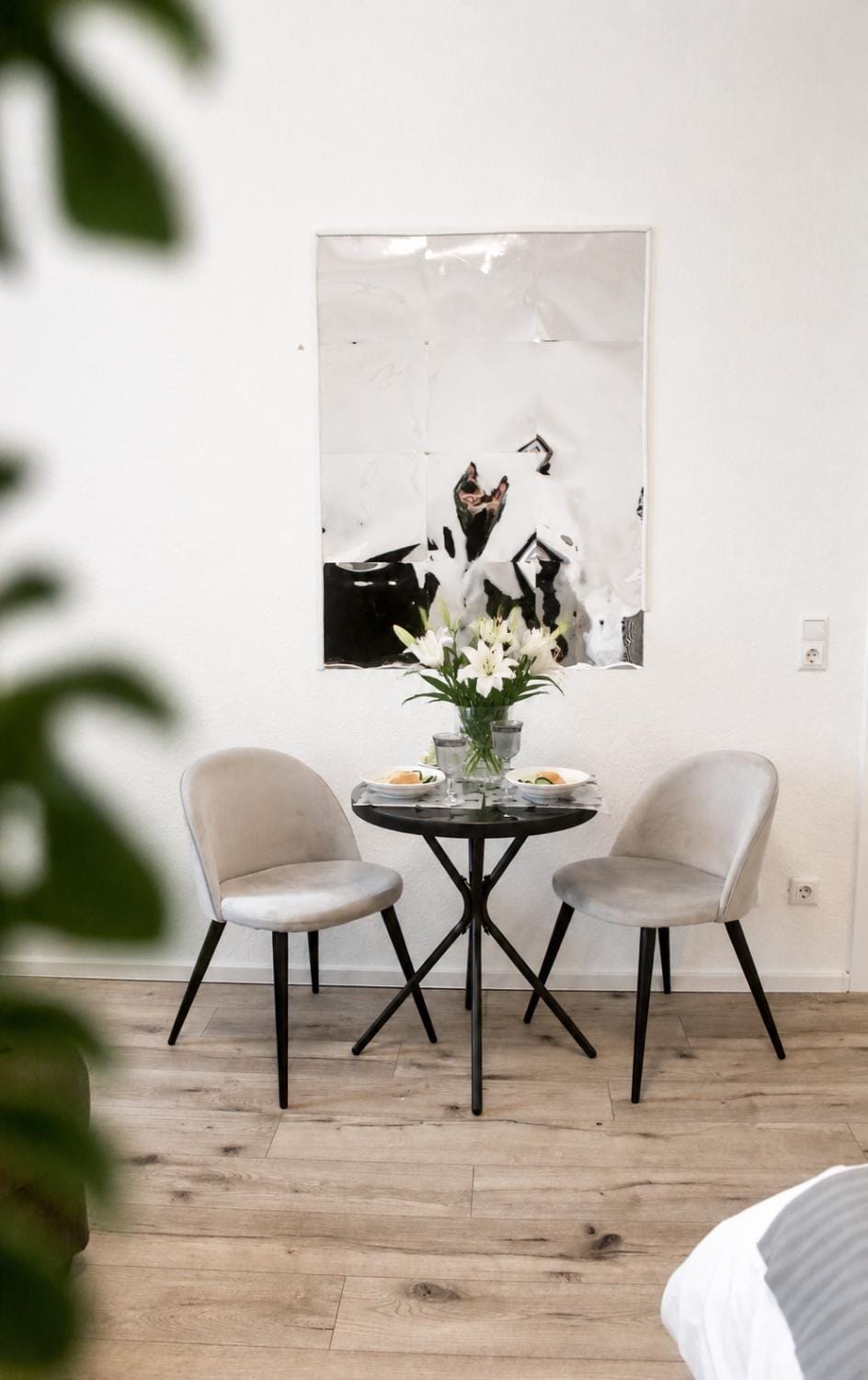 LUUMA Stay -Zentrales Designer Studio- Highspeed Wlan-Vollküche-Smart TV Apartment in Magdeburg