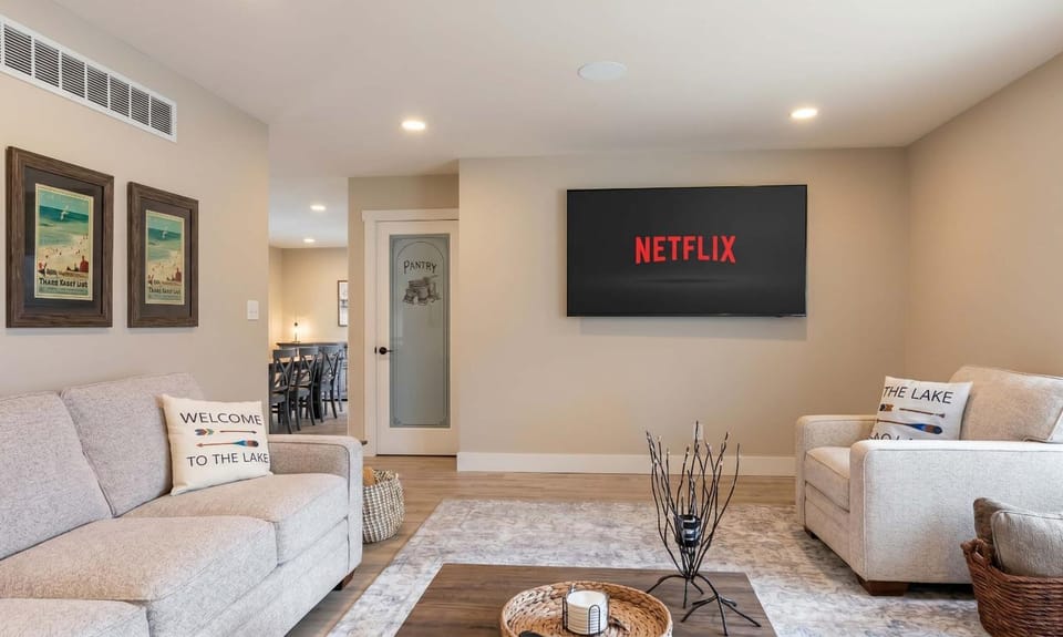 TV and multimedia, Living room, Seating area