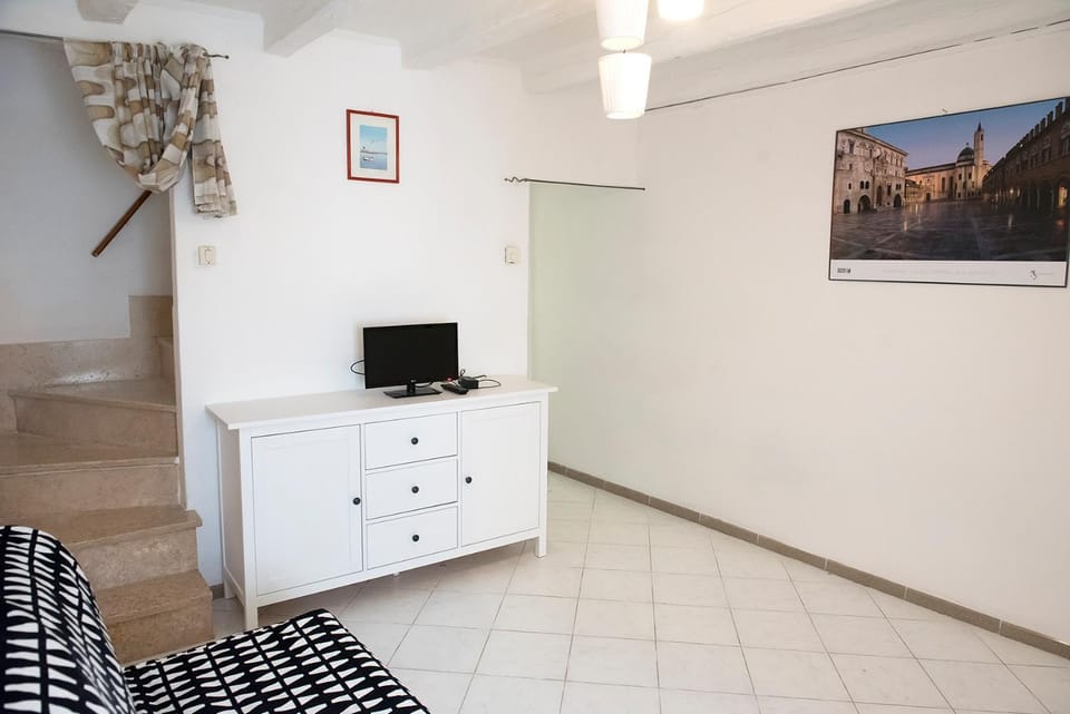 N141 - Numana, delizioso bilocale lungo la celebre Costarella Apartment in Numana