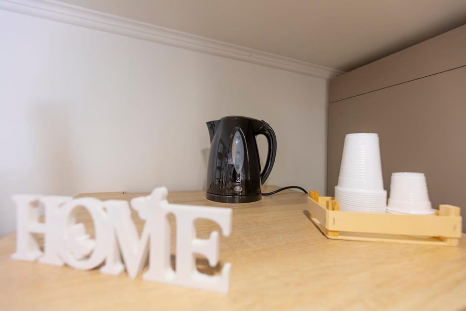 Coffee/tea facilities, Kitchen or kitchenette