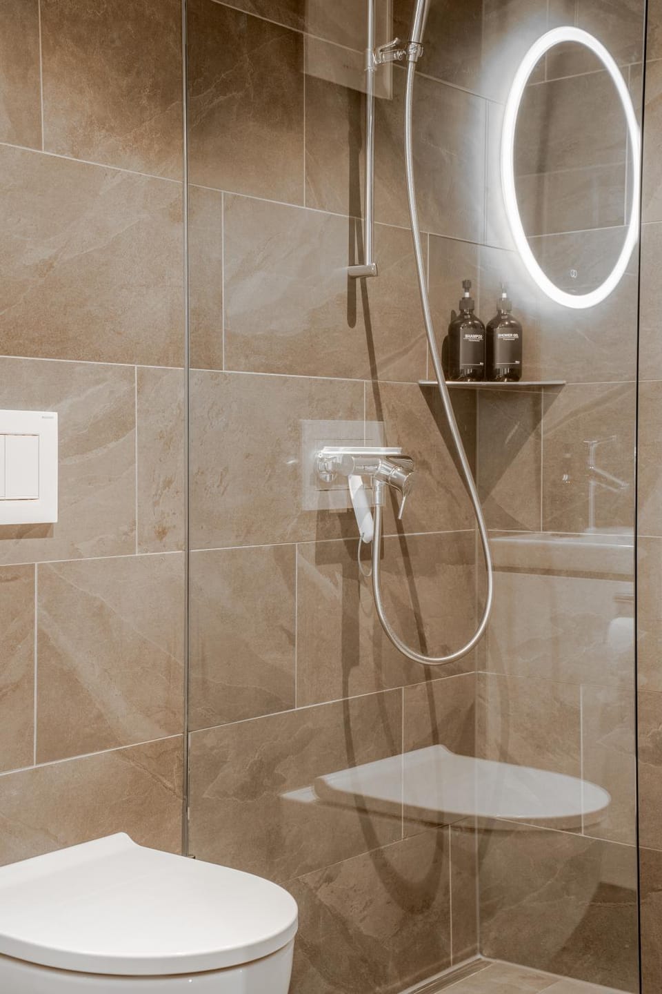 Shower, towels