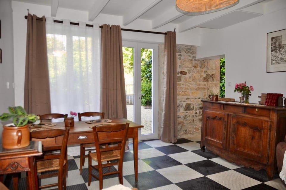 Le Logis Islois House in Nouvelle-Aquitaine