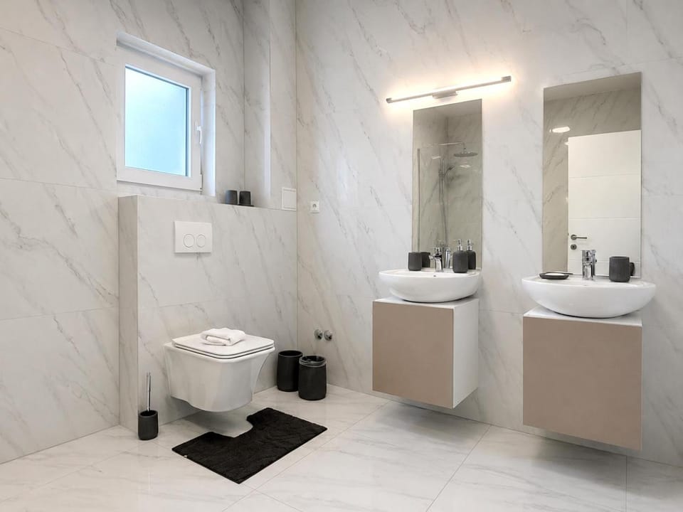 Toilet, Bathroom
