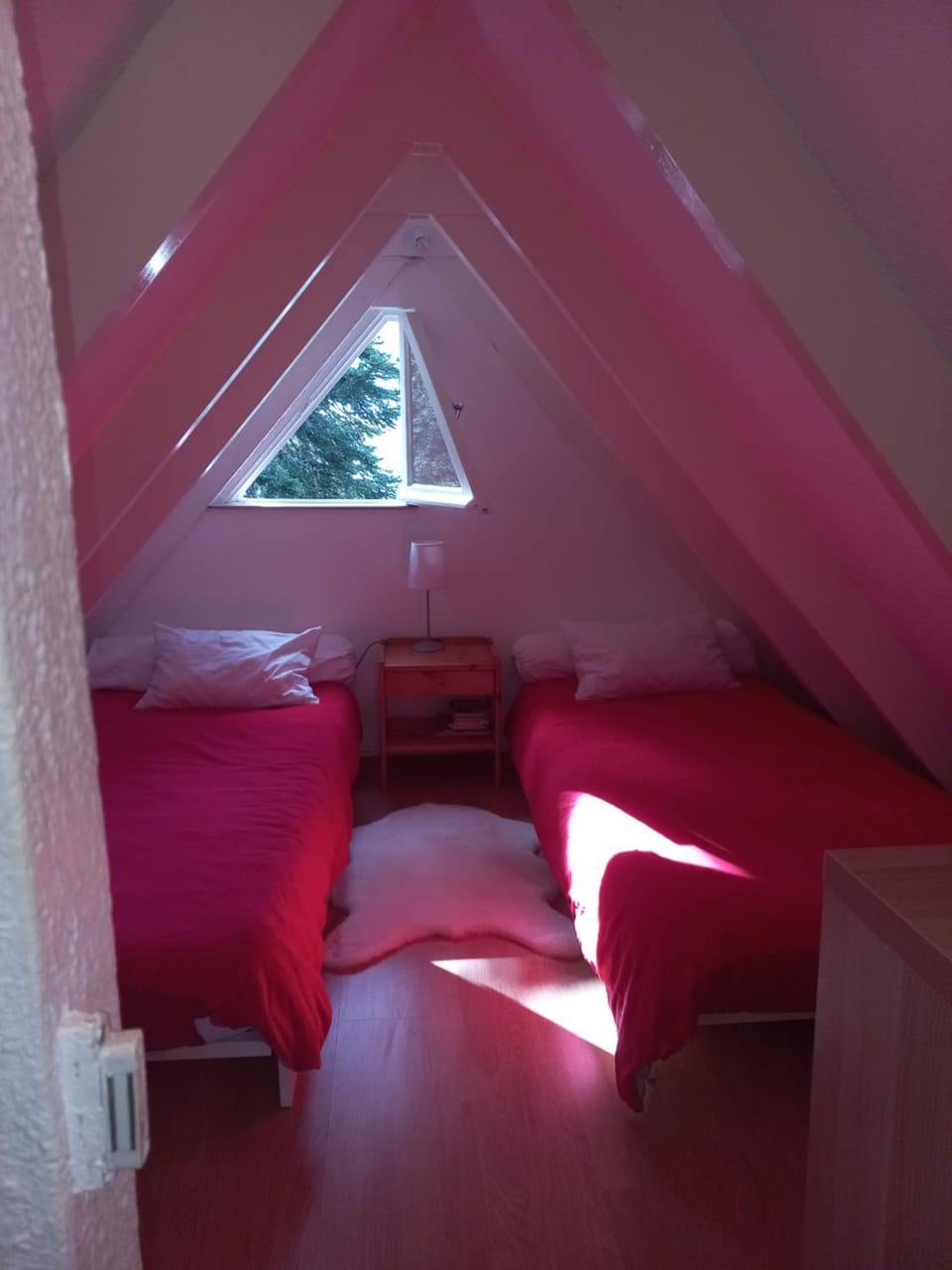 Charmant chalet Guzet avec cheminée, option draps - Les 4 Chouettes Chalet in Occitanie