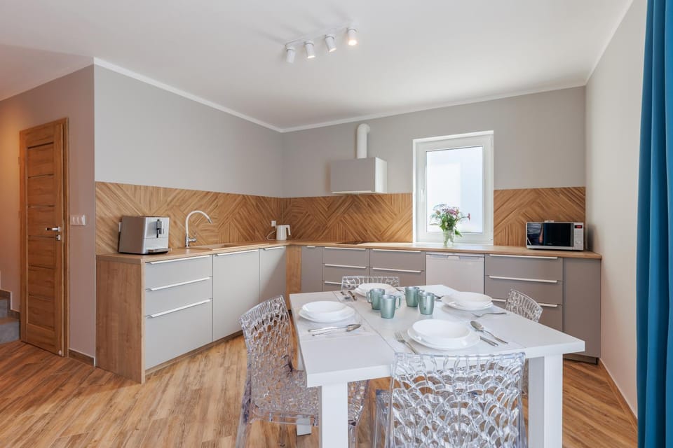 Coffee/tea facilities, View (from property/room), Kitchen or kitchenette, stove