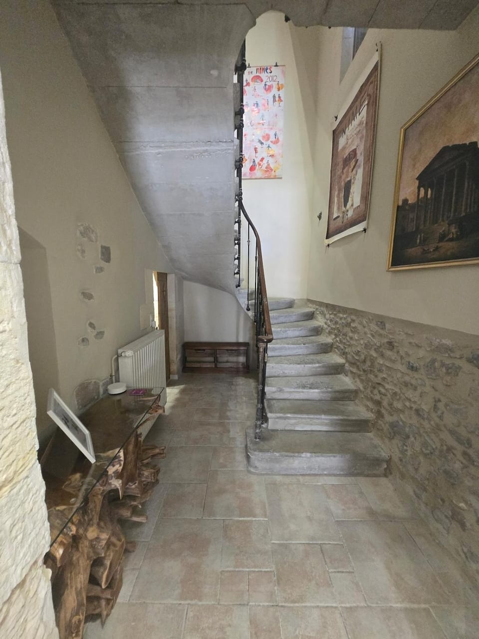 Cocon des Arènes Nîmes Centre 18 couchages House in Nimes