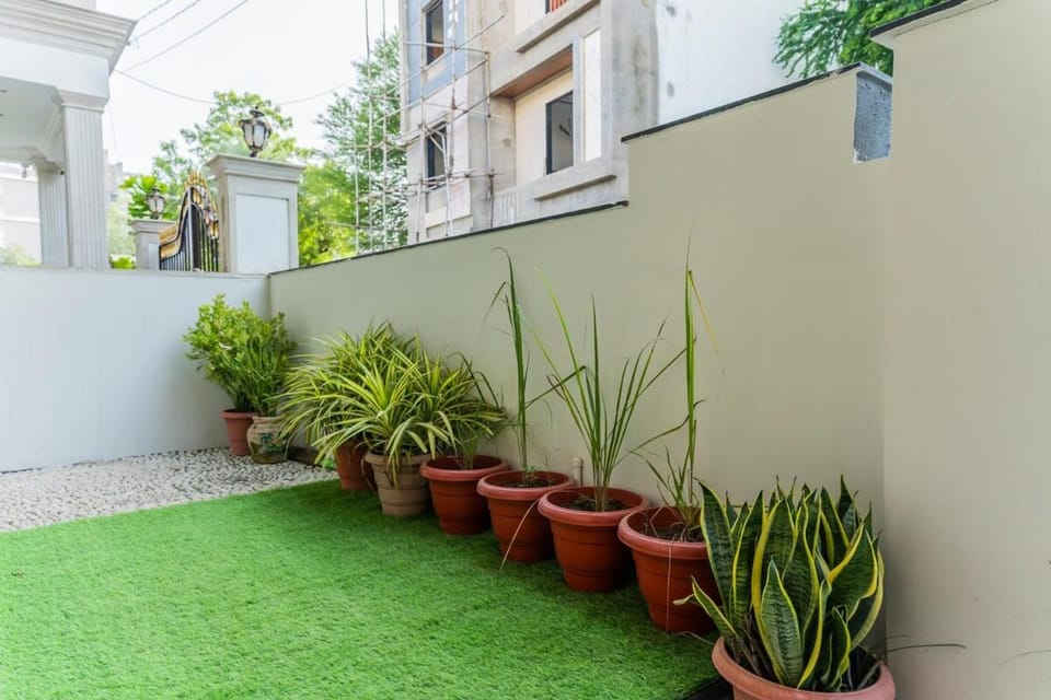 The French Villa With Breakfast and Parking Villa in Udaipur