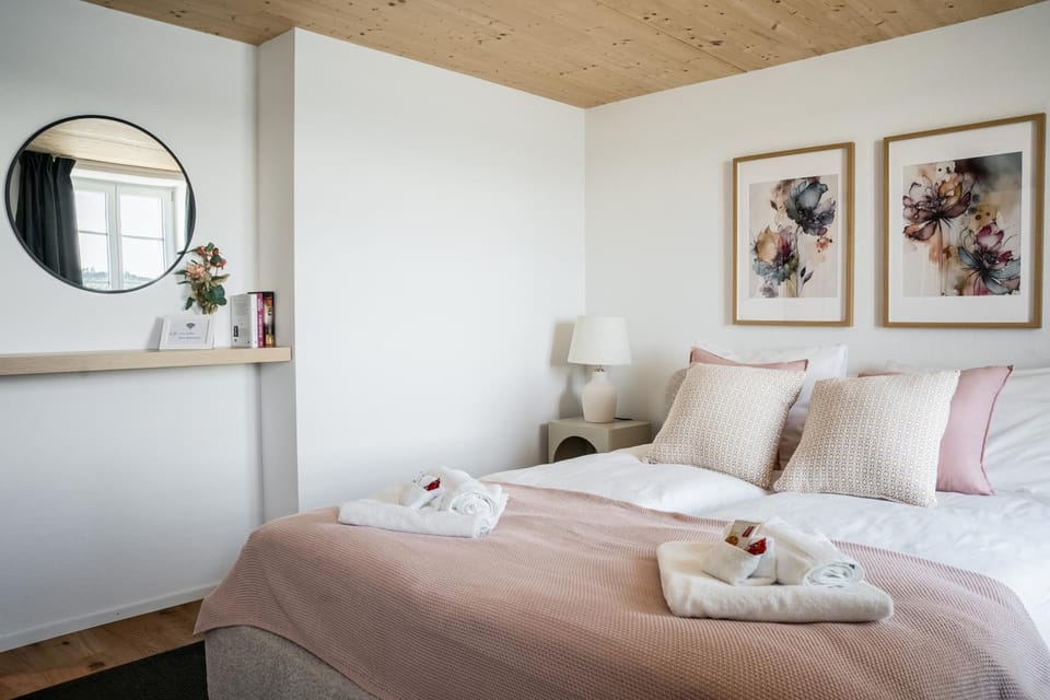Natural landscape, Bedroom, Lake view