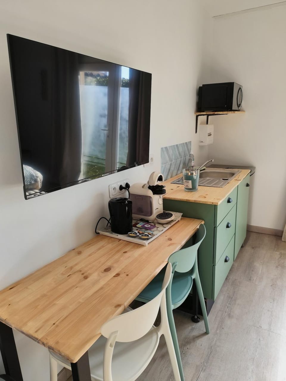 TV and multimedia, Coffee/tea facilities, Seating area