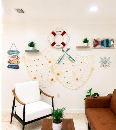 Coastal Retreat 3 miles to Ft Walton 12 mil Destin House in Mary Esther