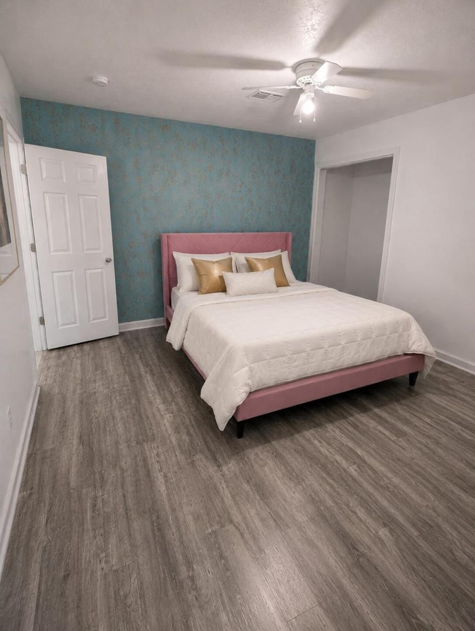Coastal Retreat 3 miles to Ft Walton 12 mil Destin House in Mary Esther