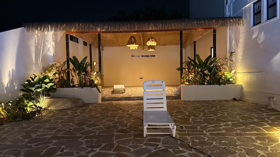 Seating area, Pool view