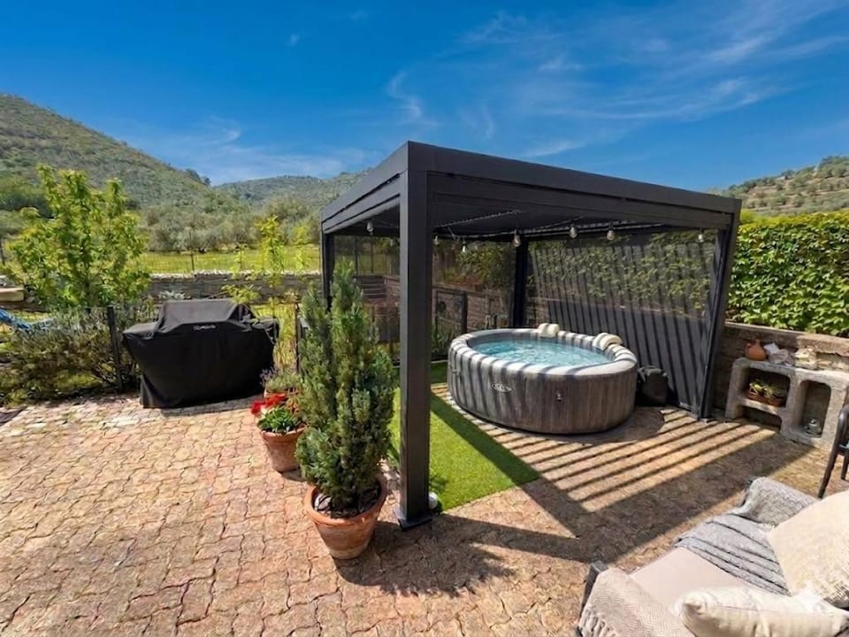 Hot Tub, Garden view, Mountain view, Swimming pool
