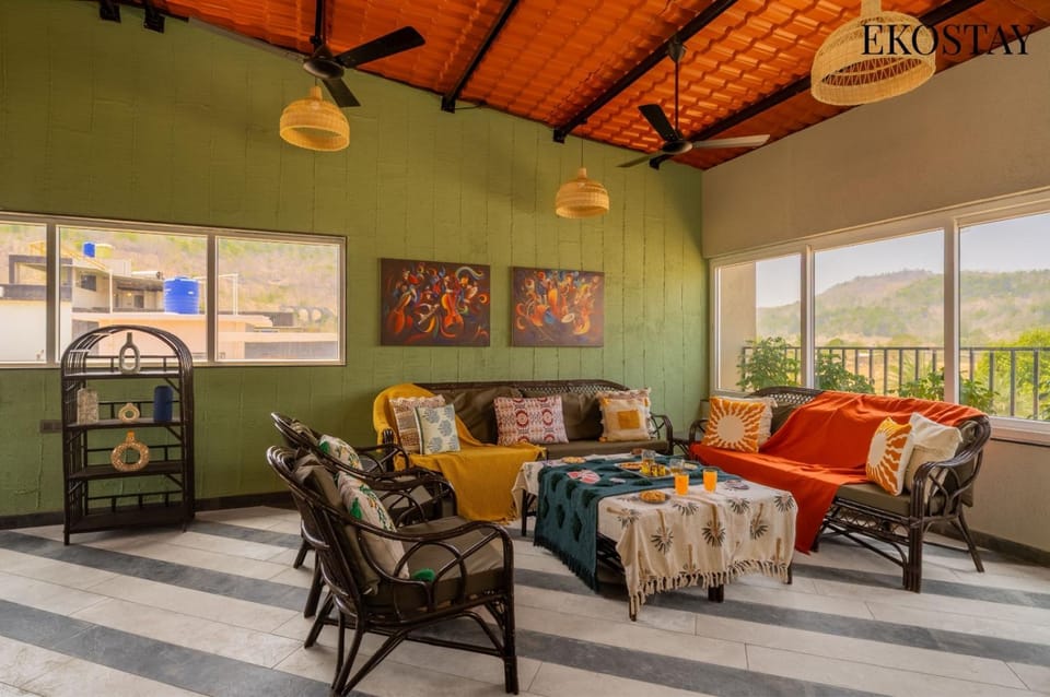Day, View (from property/room), Balcony/Terrace, Living room, Seating area, Mountain view