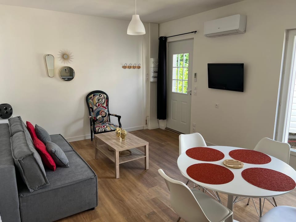 Appartement 2 climatisé Apartment in Auvergne-Rhône-Alpes