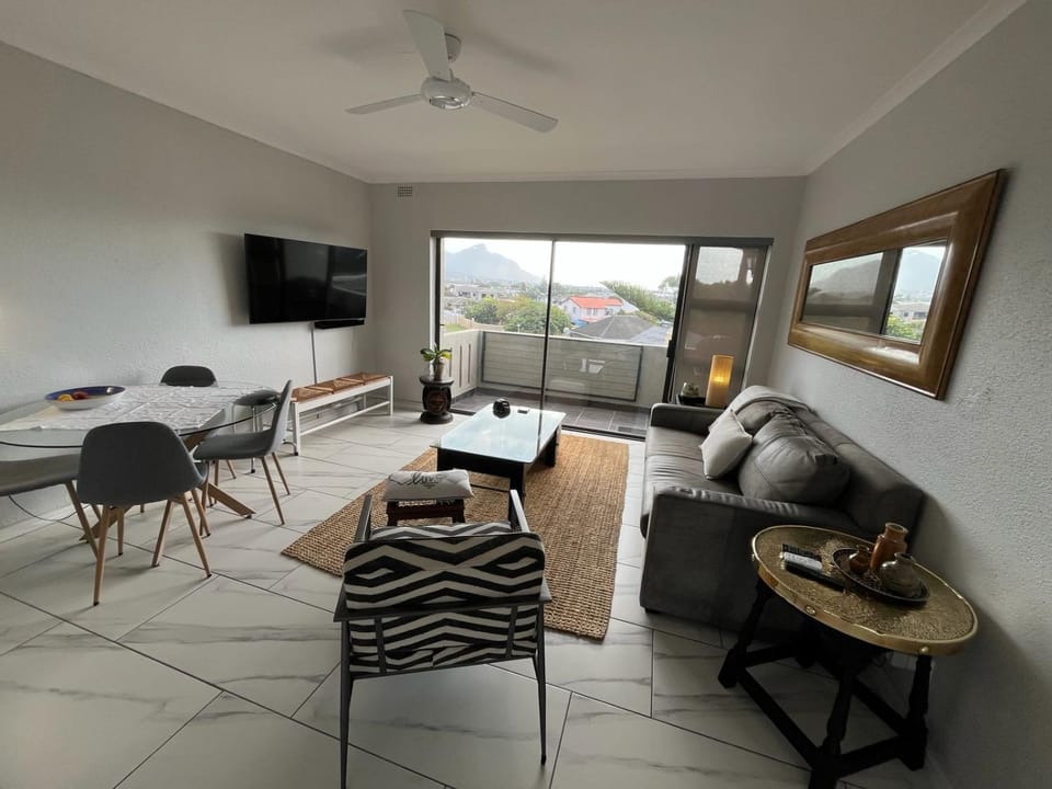 T&A Escape Apartment in Cape Town