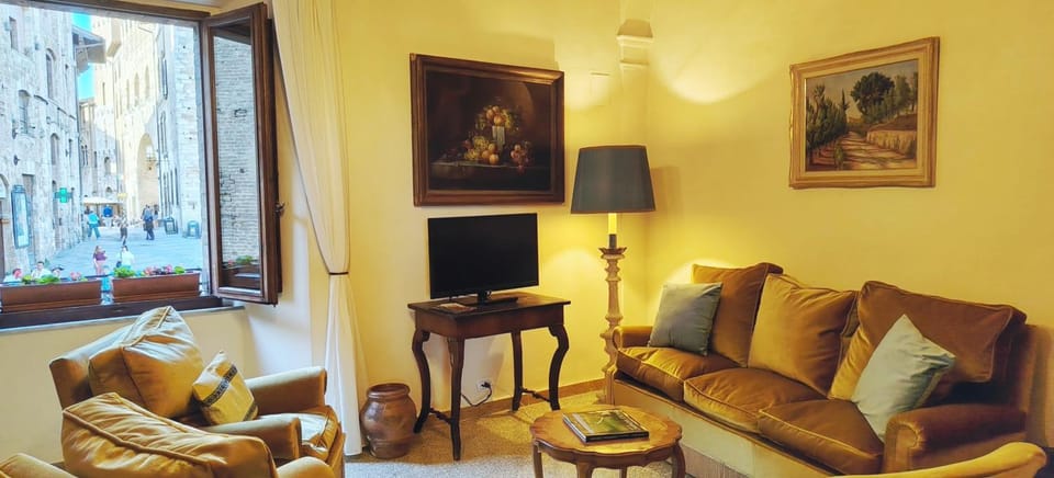 Communal lounge/ TV room, Living room, City view, Landmark view, heating, air conditioner