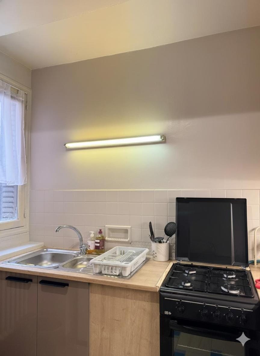 Coffee/tea facilities, Kitchen or kitchenette, dishwasher, microwave, oven, stove, toaster, washing machine, kitchen