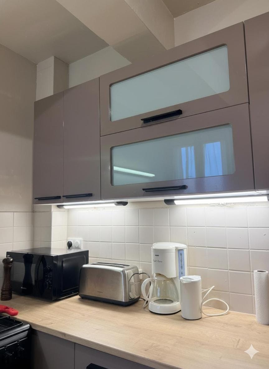 Coffee/tea facilities, dishwasher, microwave, toaster, washing machine