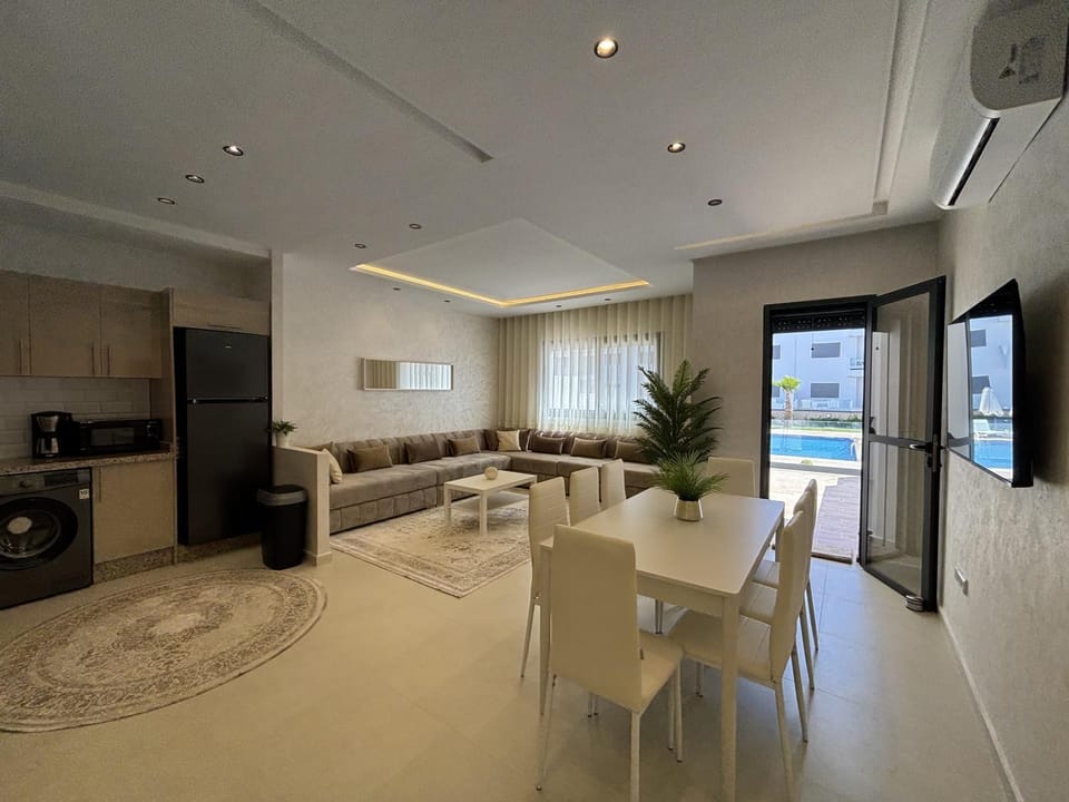 Communal lounge/ TV room, Dining area