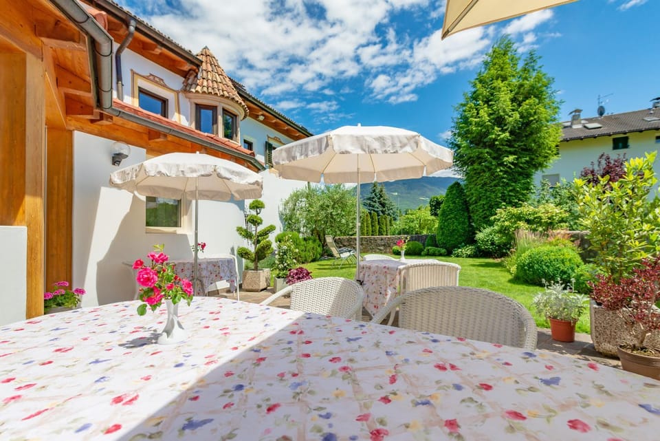 Haus Oberhofer Bed and Breakfast in Trentino-South Tyrol