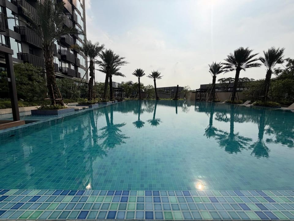 Luxury 1BR Fatmawati CC Apt Pool, Gym, Wi-Fi Apartment in South Jakarta City