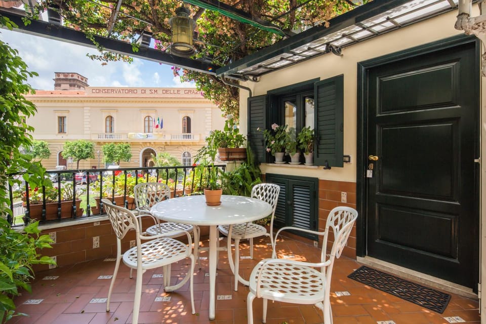 Garden, Balcony/Terrace
