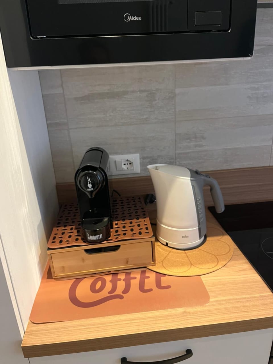 Coffee/tea facilities
