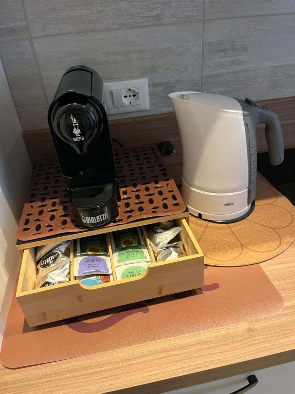 Coffee/tea facilities