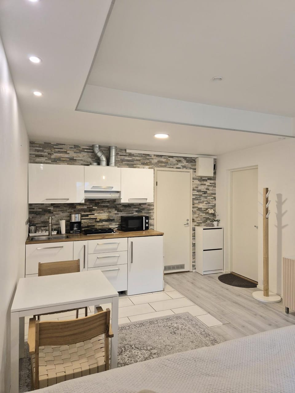 Kitchen or kitchenette, Photo of the whole room