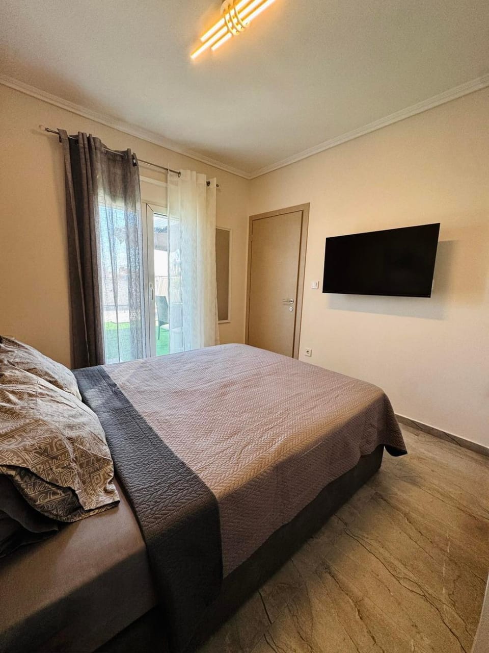 Seven Sky Urban Terrace with Free Private Parking !!! Apartment in Thessaloniki